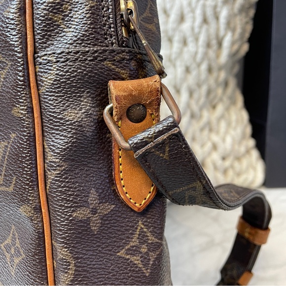 Vintage Louis Vuitton Monogram Crossbody - Picture 10 of 15